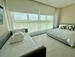 5 bedrooms, WiFi, bed sheets