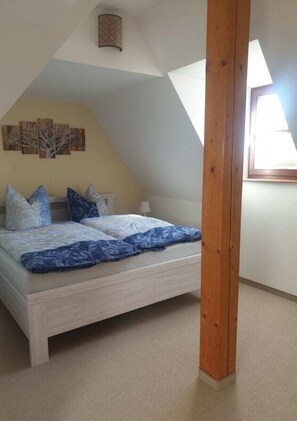 Hus | 3 sovrum, unika möbler och sängkläder