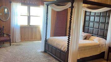 3 bedrooms, iron/ironing board, travel crib, WiFi