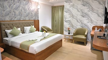 Superior Double Room, Balcony, City View | Premium bedding, minibar, desk, laptop workspace