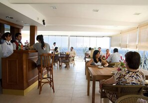 Bar (on property) - Linda (Istanbul)