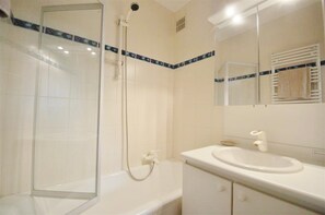 Apartment | Badezimmer