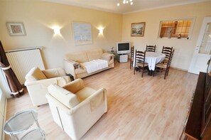 Apartment | Living area - Pleasant Apartment With Nice View of Park (Knokke-Heist)