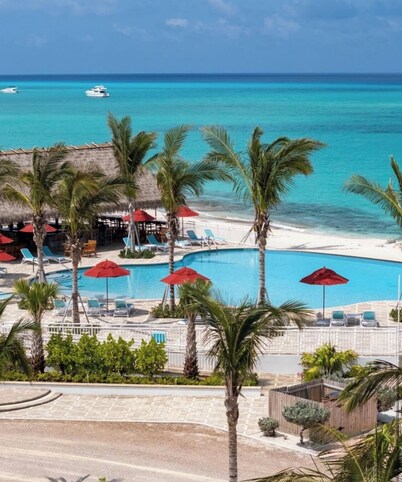 Cozy Beachy Marina front 1-bedroom condo with WiFi, AC in enchanting Bimini.