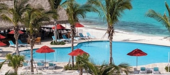 Cozy Beachy Marina front 1-bedroom condo with WiFi, AC in enchanting Bimini.