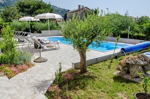 Pool - Mediterranean apartment with pool, barbecue, loungers - only 400 meters to the beach (Baska)