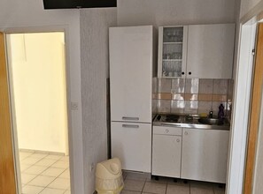 Apartamento (Two Bedroom Apartment with Balcony an) | Cozinha americana privada | Geladeira