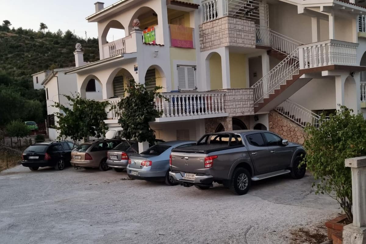 Apart Daire (Three Bedroom Apartment with Balcony) | Dış mekân