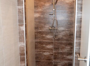 Shower, towels - Apartments Hasić Marina (Marina)