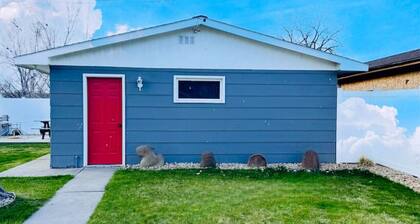 MC Headquarters AND Pets welcome