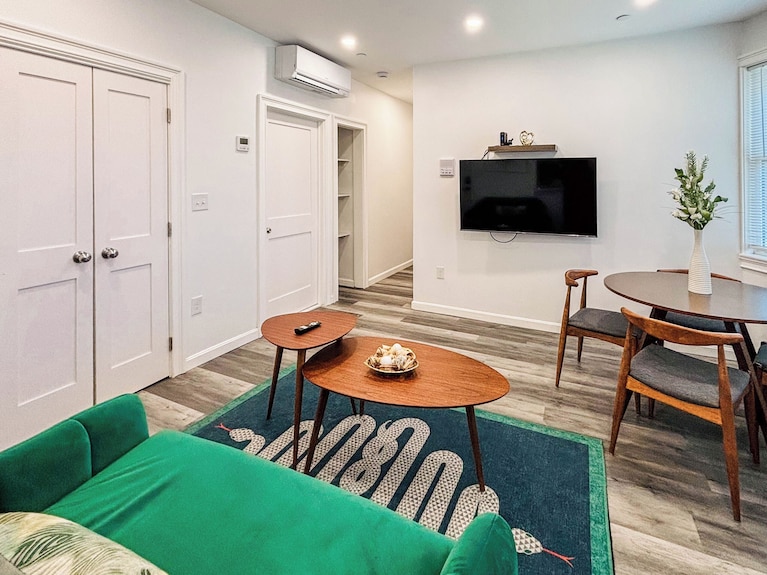 Newly Renovated 2 Bedroom In Southie! - Somerville, MA