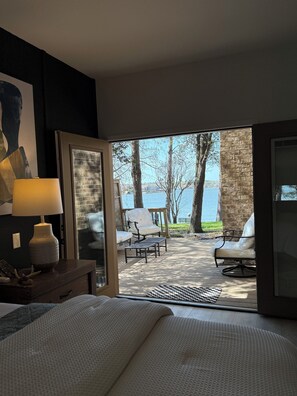 5 slaapkamers, een strijkplank/strijkijzer, wifi, beddengoed