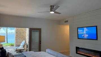 5 bedrooms, iron/ironing board, free WiFi, bed sheets