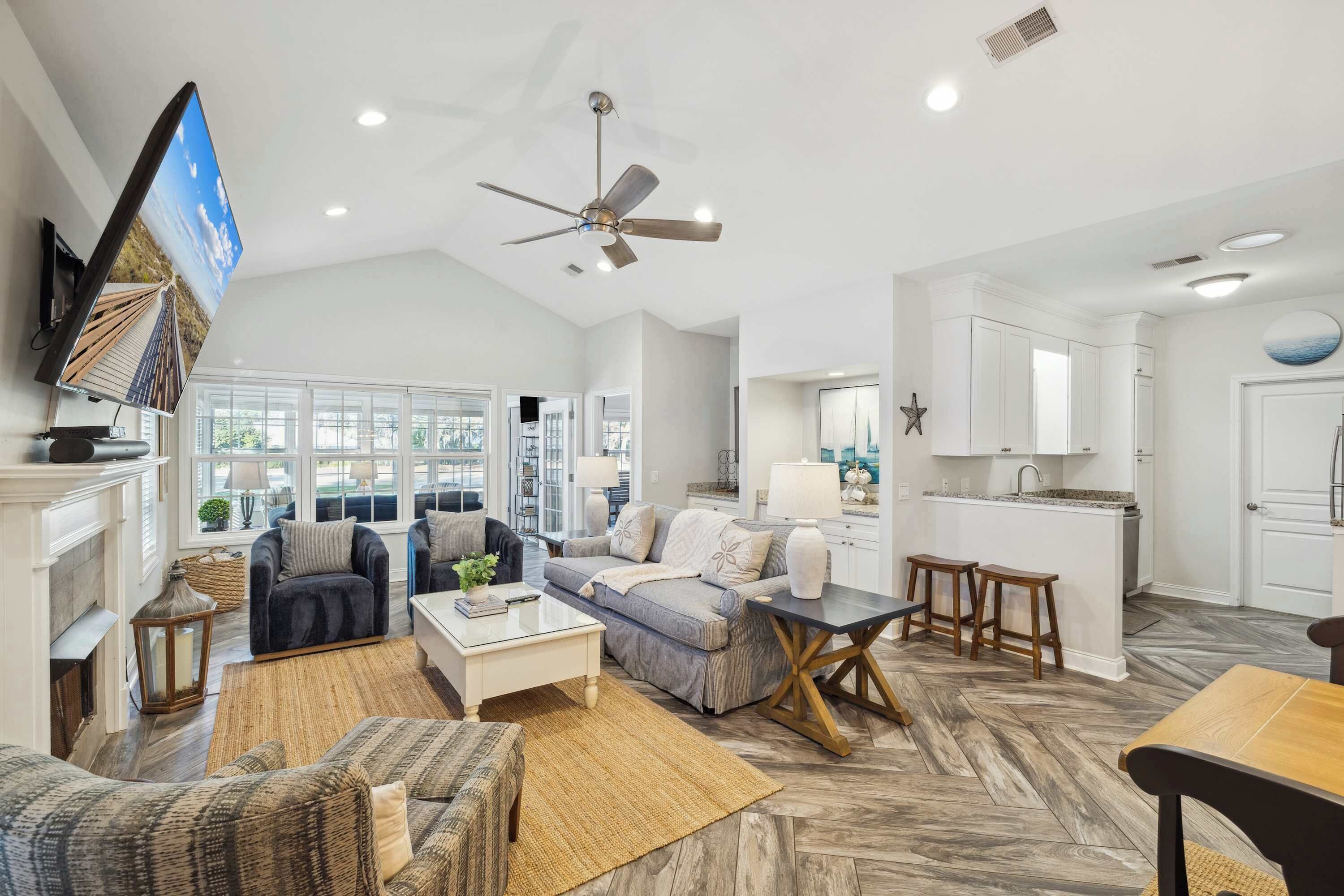 Una televisión, una oficina