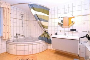 Ferienhaus | Badezimmer