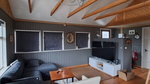 Smart-TV og peis