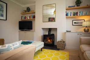 Smart TV, fireplace, books - Green Meadows, Newport (Newport)
