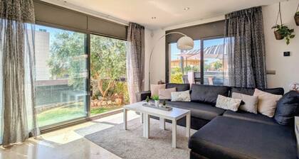 Villa SerenitĂ by Prolocal ideal for families, sea and services nearby.