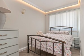 Apartment - 9 Strandways - Sea Views Parking Beach Access (Saundersfoot)