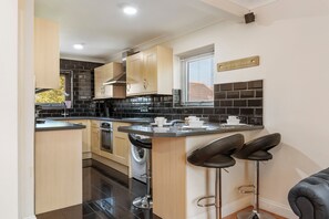 2 bedrooms - Little Haven - Cosy Tenby Apartment (Tenby)