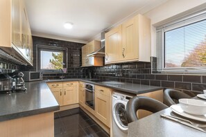 Apartment | 2 bedrooms - Little Haven - Cosy Tenby Apartment (Tenby)