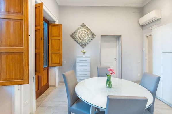 Apartment | 4 bedrooms, Internet