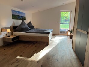 2 habitaciones, escritorio, cuna de viaje y wifi 