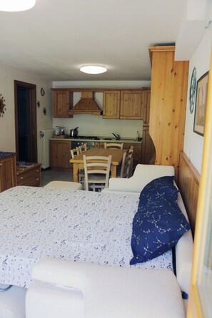1 habitación y ropa de cama