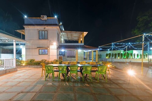 7 Pearl Holidays Farmhouse