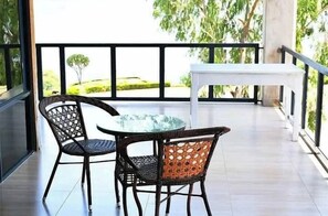 Deluxe Single Room, Balcony, Lake View | Balcony - Golden Rays Resort (Homa Bay)