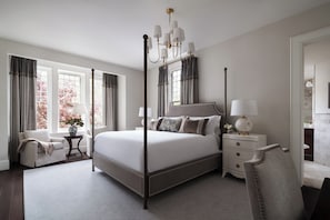 Superior Double Room, City View | Frette Italian sheets, premium bedding, memory-foam beds, in-room safe - 86 State Circle - Luxury Boutique Hotel (Annapolis)