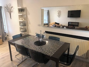Apartment | Dining