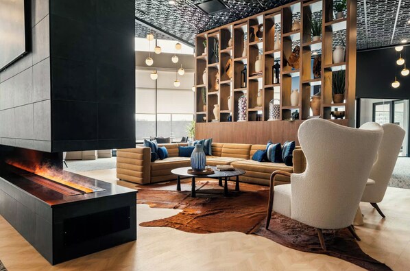 ロビー応接スペース