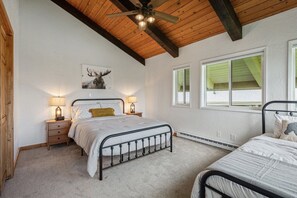 5 camere, ferro/asse da stiro, culla da viaggio, Wi-Fi gratuito