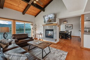 تلفزيون ذكي، مدفأة، كُتُب