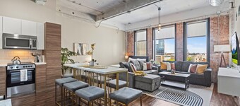 Heart of Downtown Dallas: 2BR 2BA Getaway
