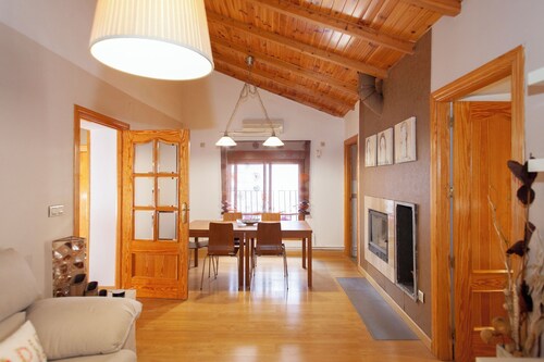 Next to the Cathedral, historical center, ideal for families, free parking.