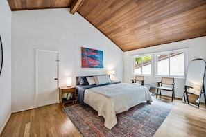 3 Schlafzimmer, Schreibtisch, Bügeleisen/Bügelbrett, Reisekinderbett