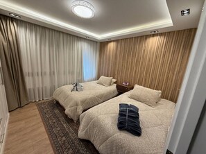 2 chambres, fer et planche à repasser, Wi-Fi, draps fournis