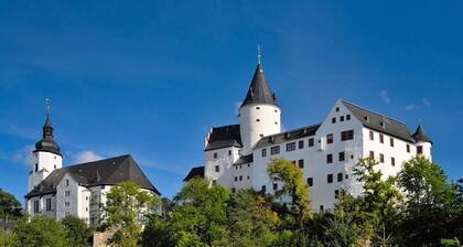 Charmante Ferienwohnung im historischen Ambiente – Nahe Waldbühne Schwarzenberg