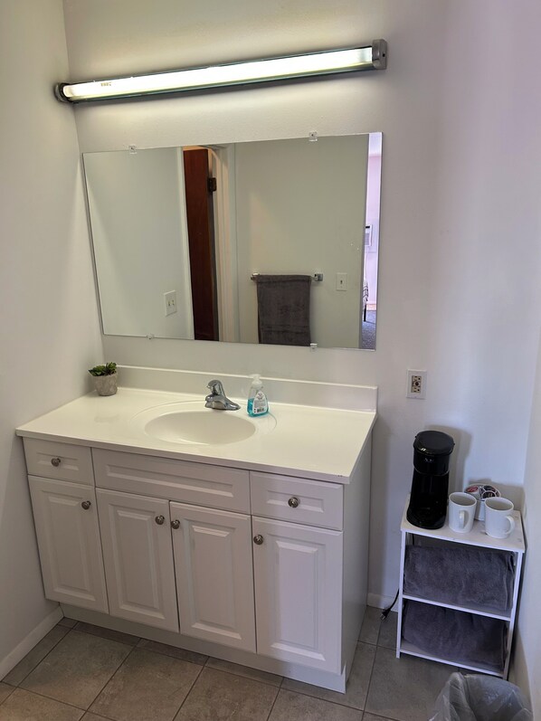 Interior - Unit 14 at Spinning Wheel Motel in Historic Fillmore (Fillmore)