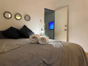 2 chambres, fer et planche à repasser, lit parapluie, Wi-Fi