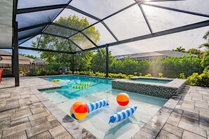 Outdoor pool, a heated pool - Bermuda Sands Escape (Marco Island)