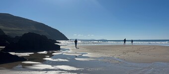 Comfortable,  peaceful house with garden near Ventry beach, 5 miles to Dingle