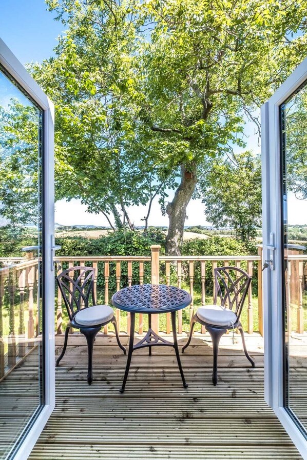 Outdoor dining - The Stables At Ballygraffan - Maurice's Stable (Comber)