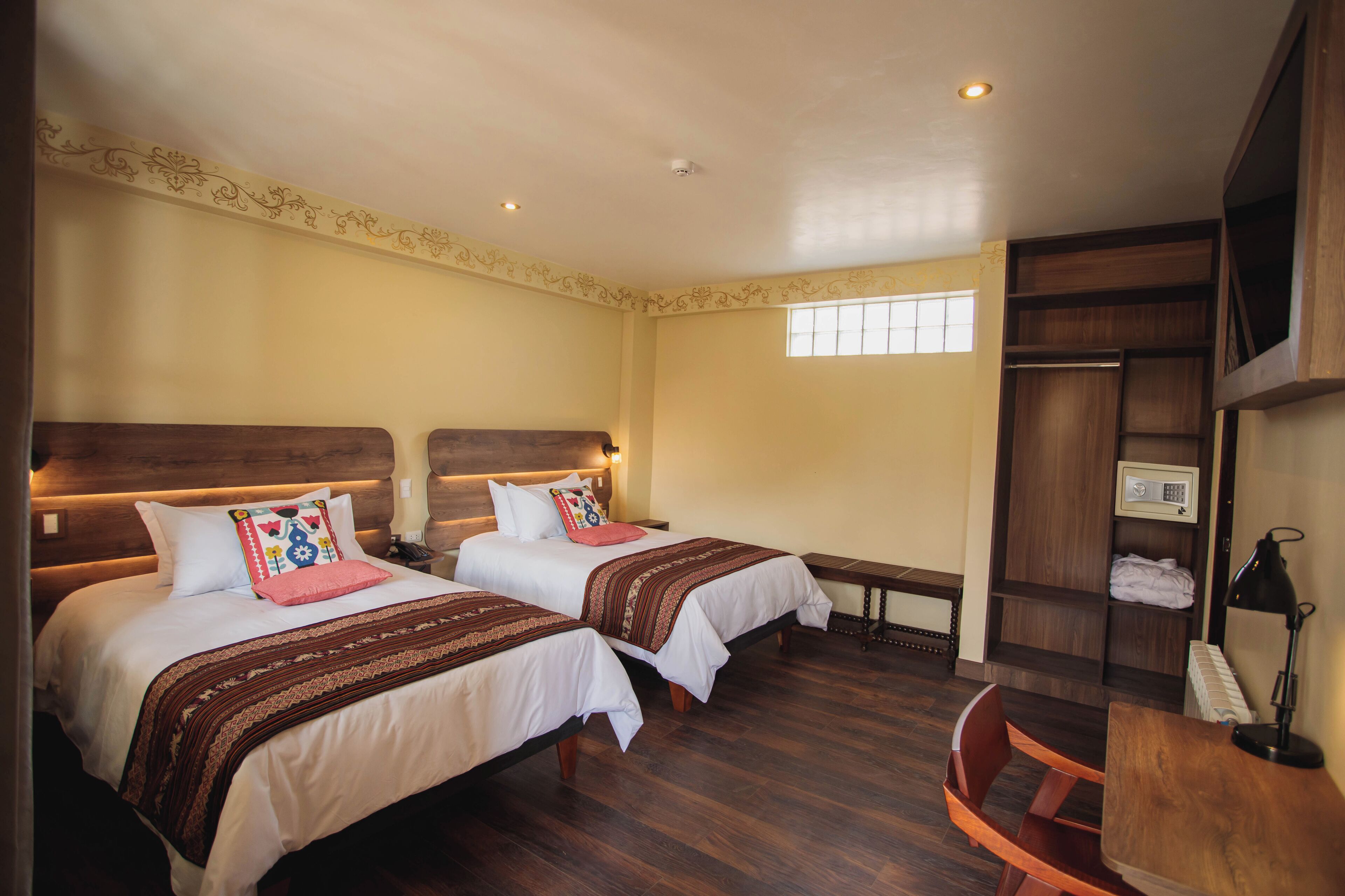 ห้องซูพีเรียดับเบิลหรือทวิน | เครื่องนอนระดับพรีเมียม, ผ้านวมขนเป็ด, ตู้นิรภัยในห้องพัก