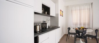 QUEEN APARTMENTS 2ND FLOOR