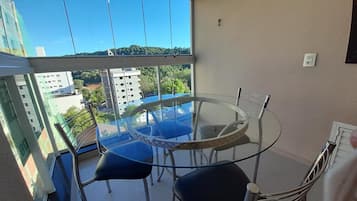 Standard Apartment | Dining