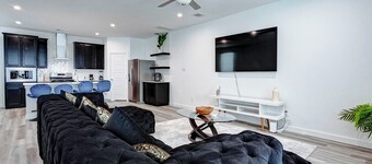 Modern Comfort Near NRG & Medical Center