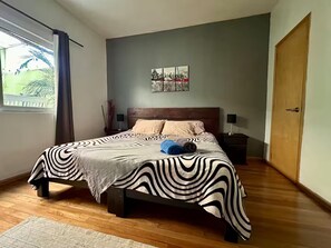 3 Schlafzimmer, Bügeleisen/Bügelbrett, Reisekinderbett, WLAN